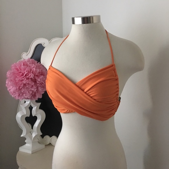 🌺 Lenny / Brazil
Fabulous Orange Halter Style Top - Picture 2 of 6